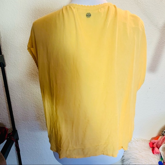 Rip Curl đź’™ Embroidered top - Picture 2 of 3